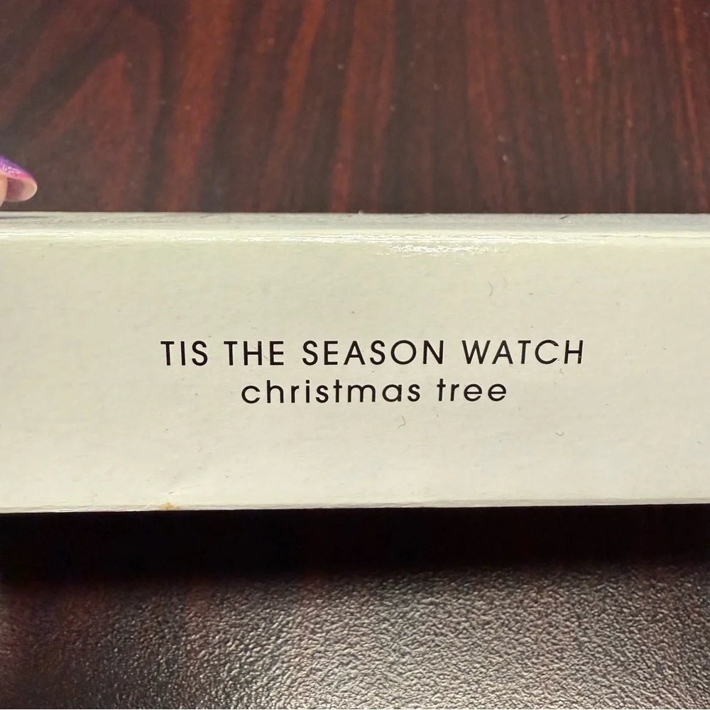 Avon Tis the Season Christmas Tree Green and Silver Watch NIB vintage 2009